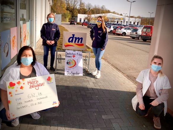 Spendenübergabe beim dm-drogerie markt Sulzbach